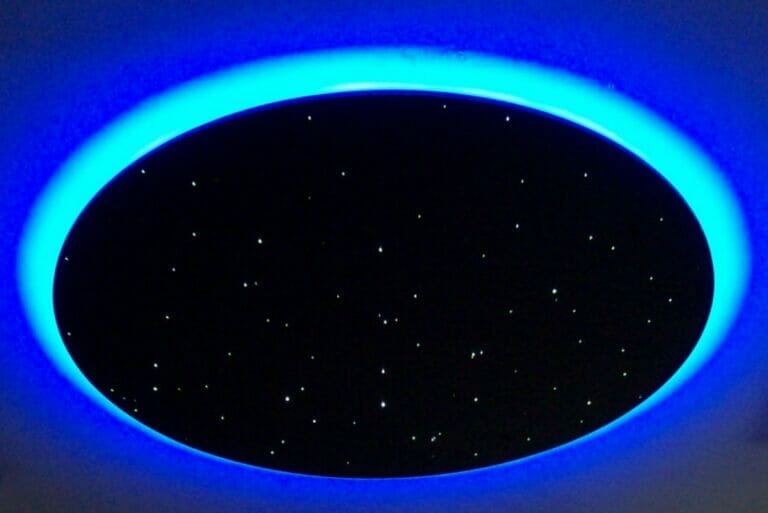 Star ceiling disk with rim lighting